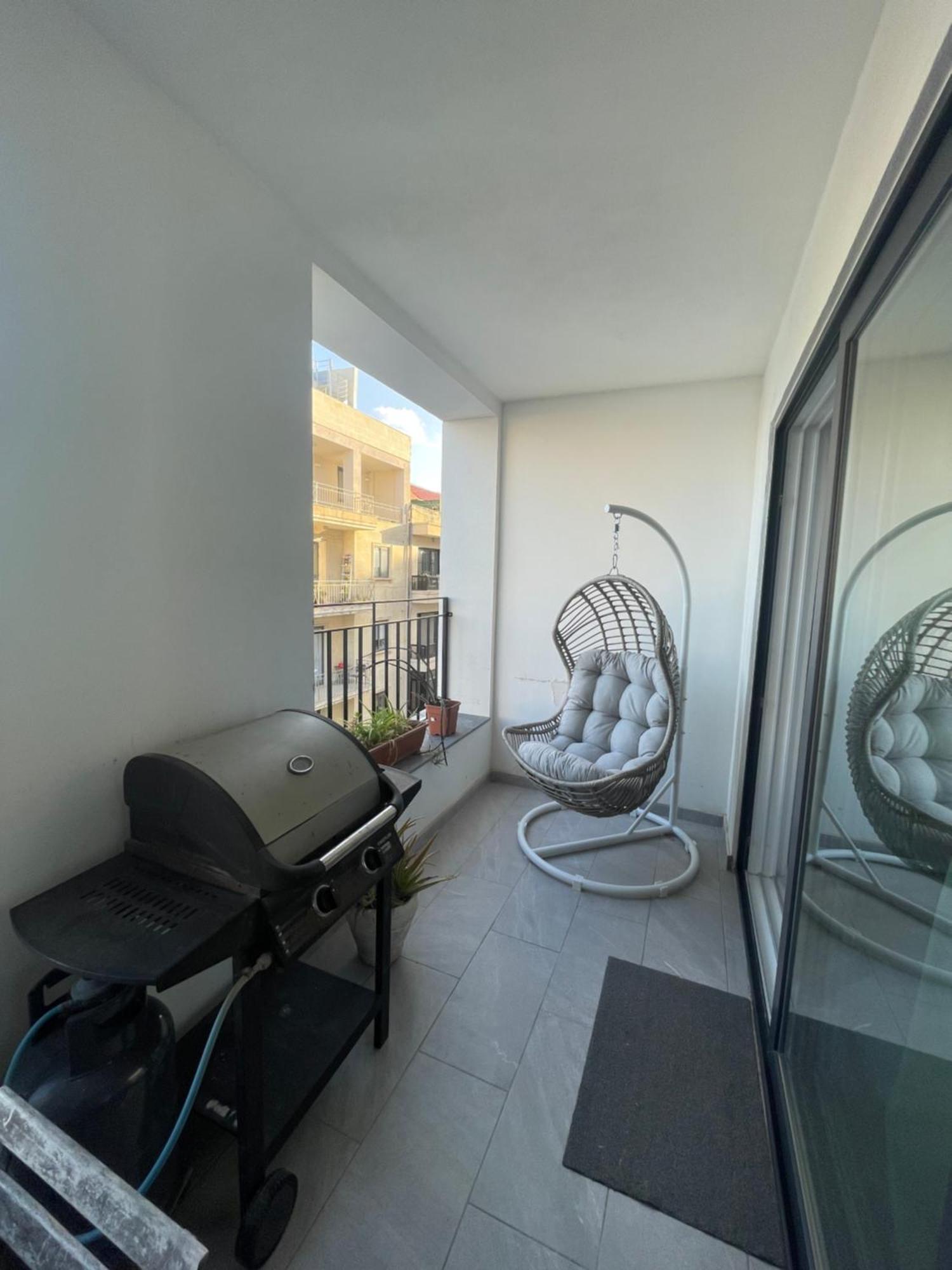 Spacious Seaview Sliema Apt, Steps From Valletta Ferry Eksteriør billede