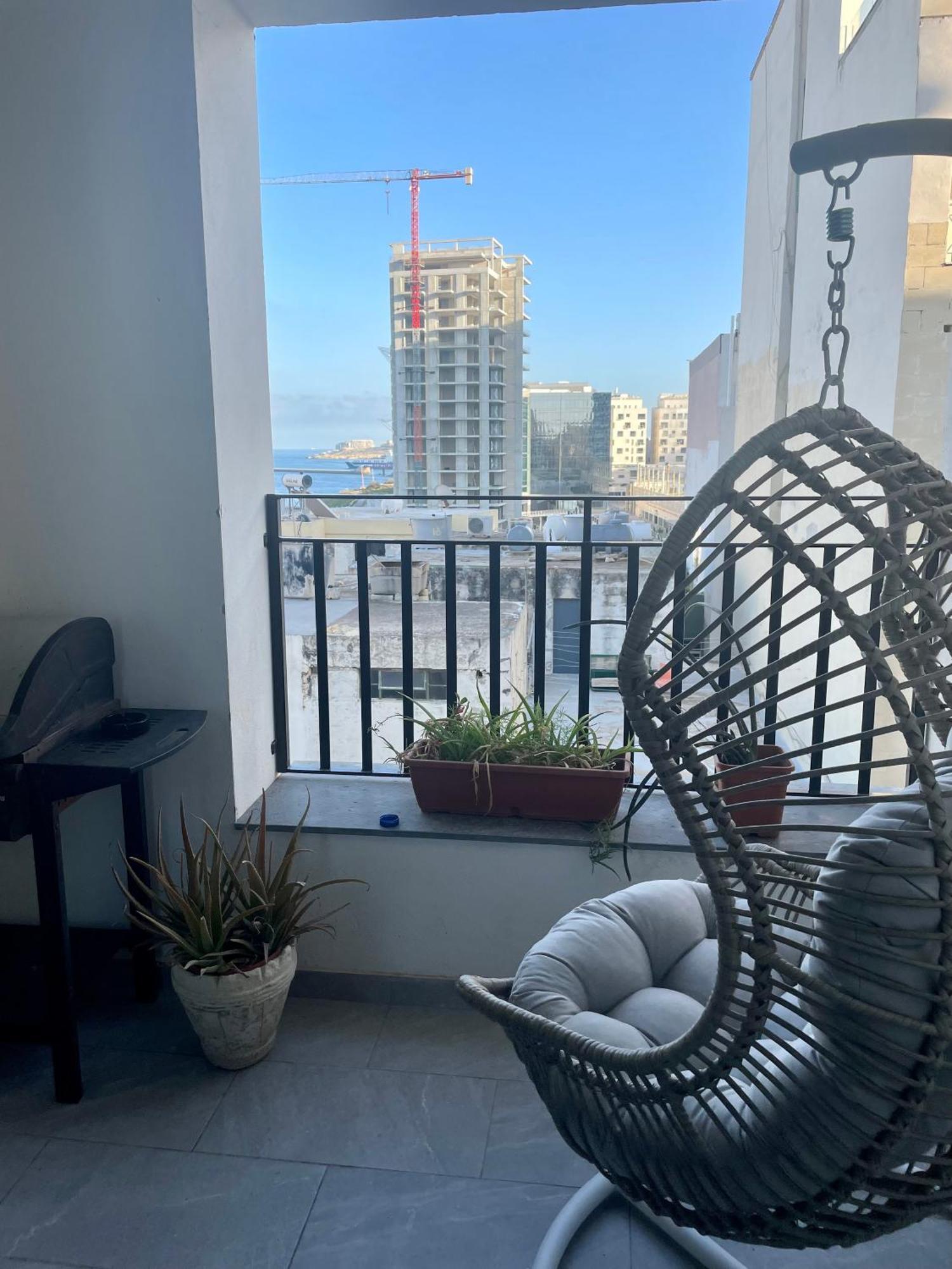 Spacious Seaview Sliema Apt, Steps From Valletta Ferry Eksteriør billede