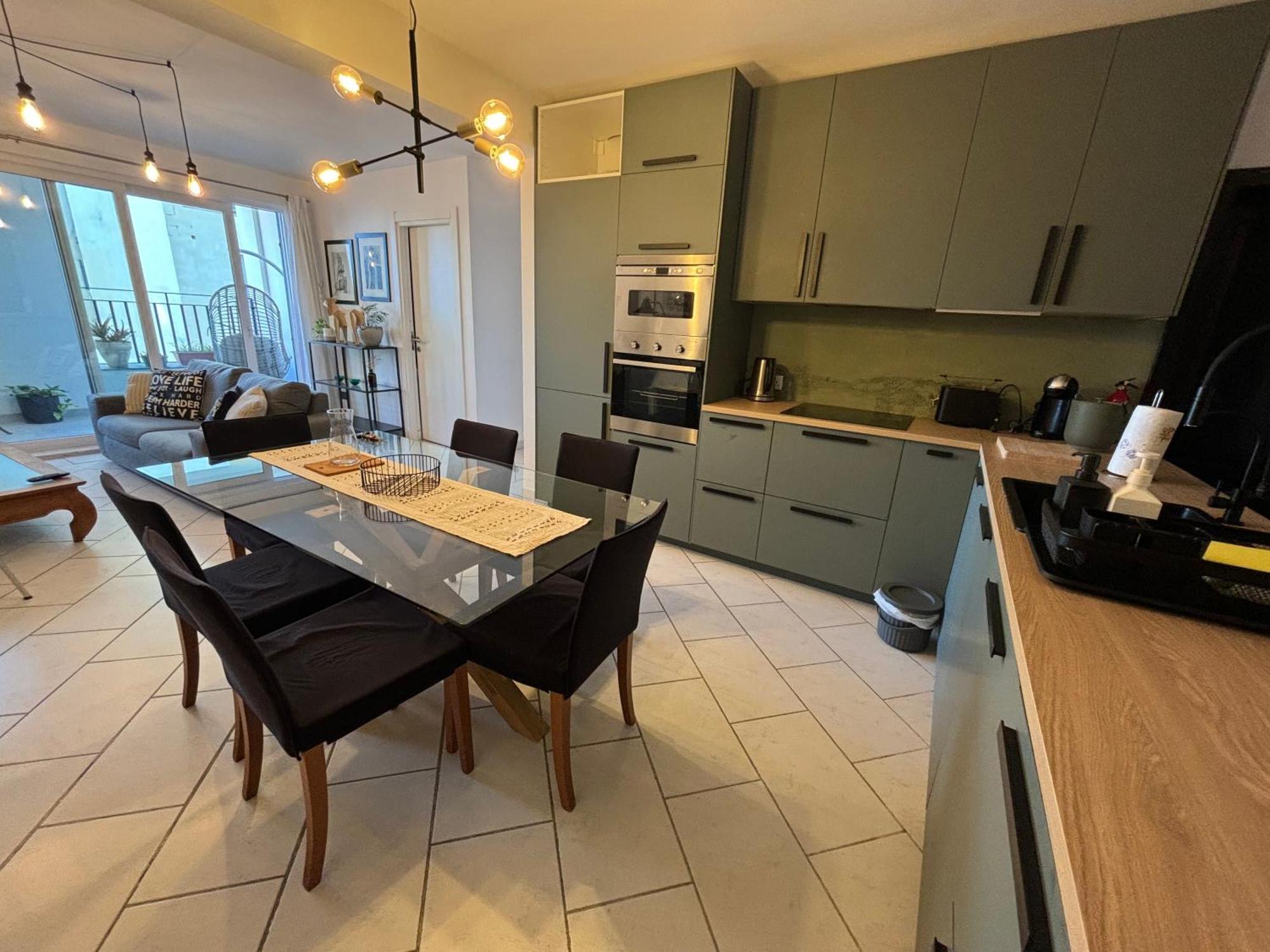 Spacious Seaview Sliema Apt, Steps From Valletta Ferry Eksteriør billede
