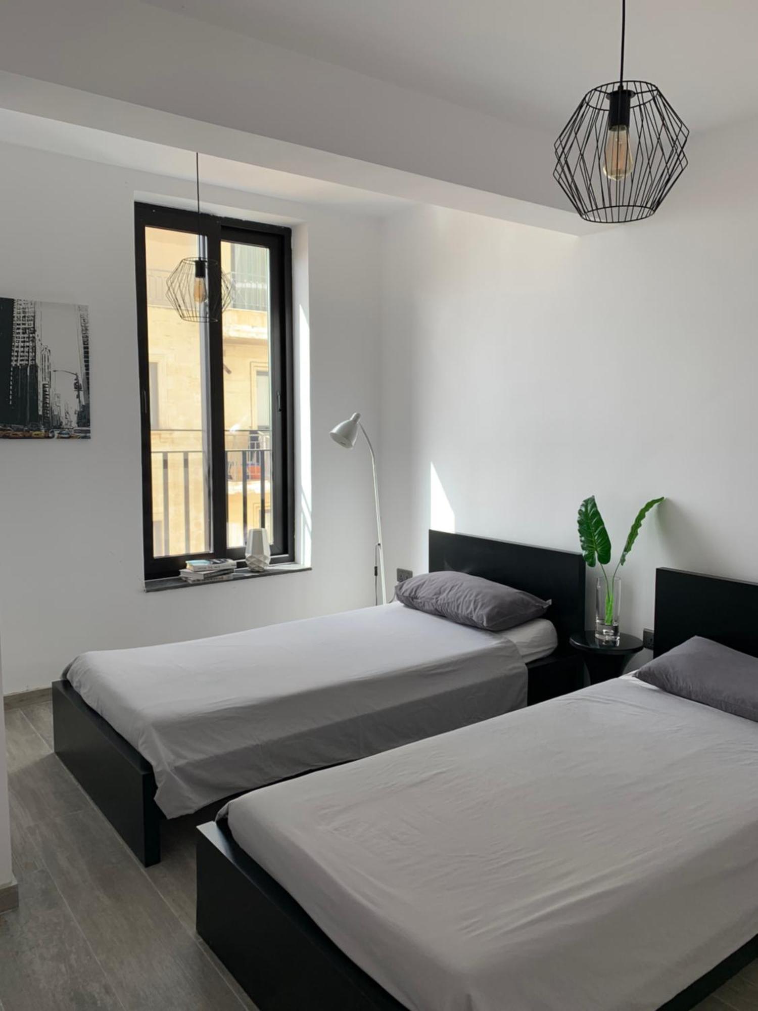 Spacious Seaview Sliema Apt, Steps From Valletta Ferry Eksteriør billede