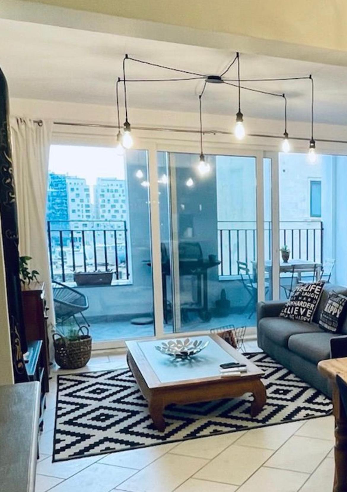 Spacious Seaview Sliema Apt, Steps From Valletta Ferry Eksteriør billede