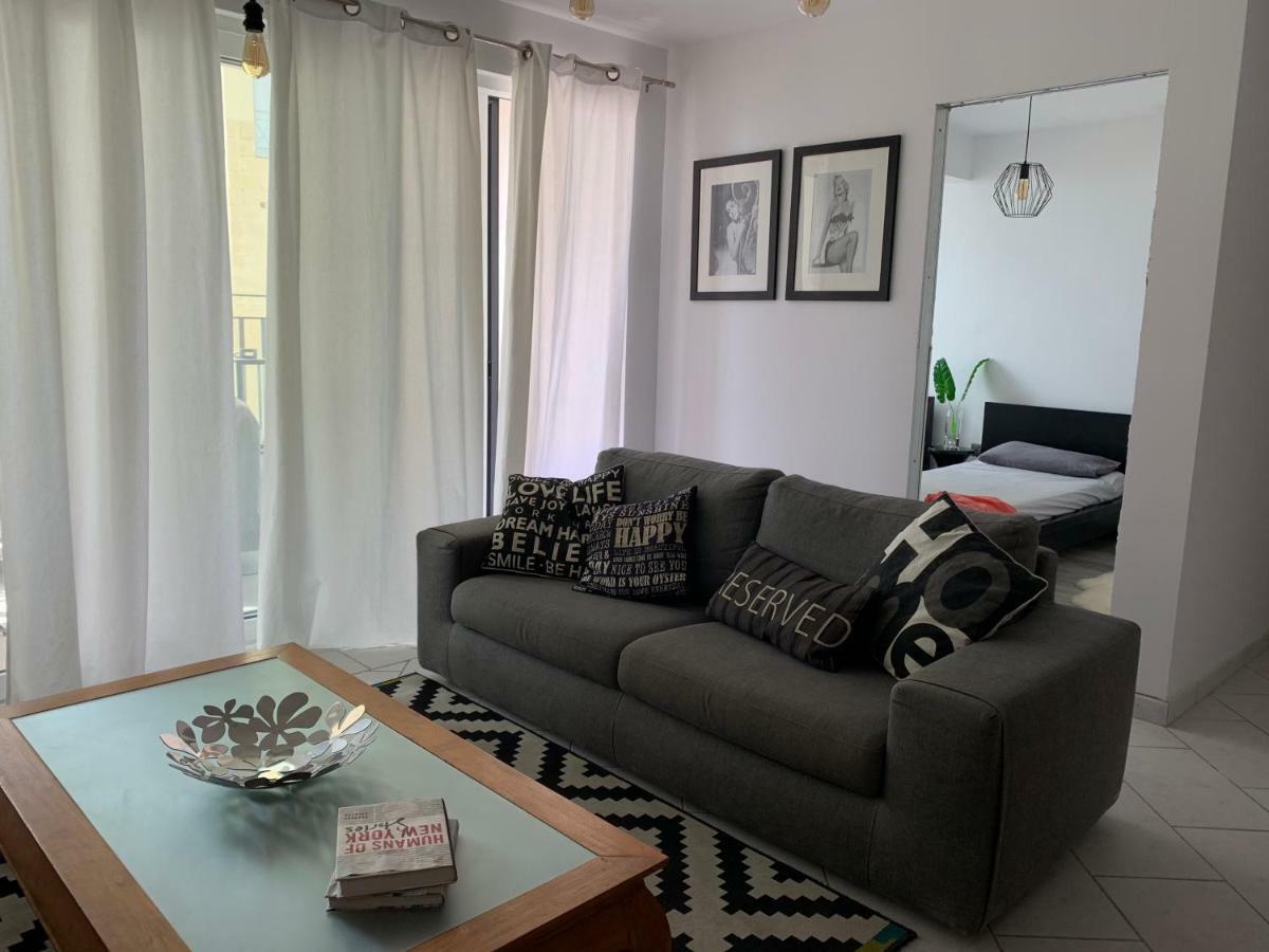 Spacious Seaview Sliema Apt, Steps From Valletta Ferry Eksteriør billede