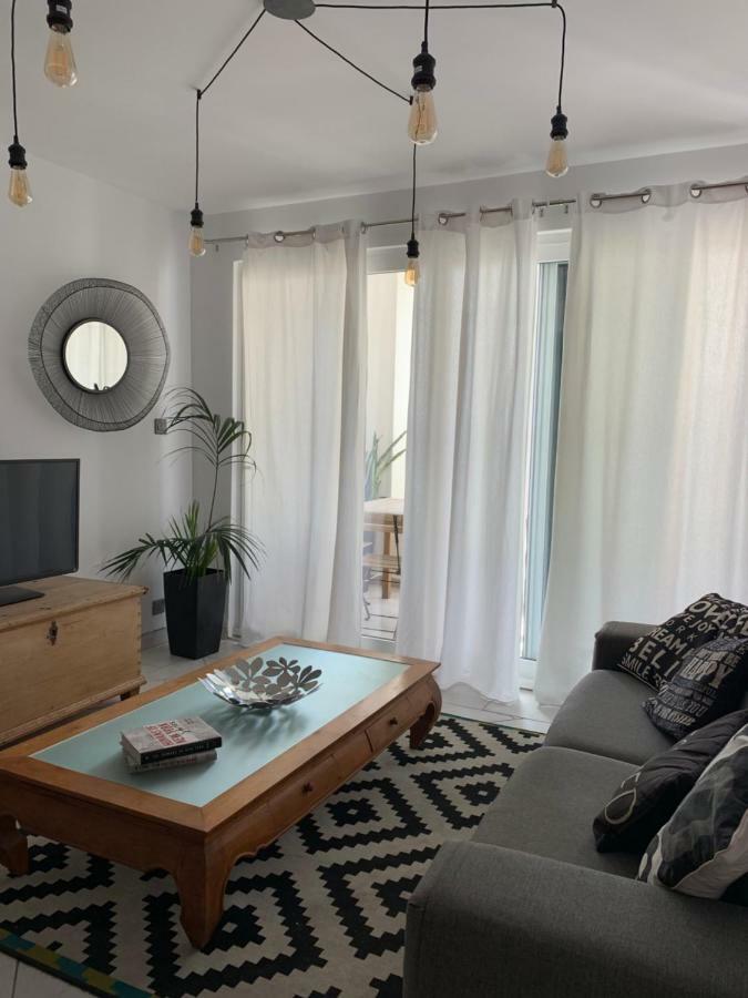 Spacious Seaview Sliema Apt, Steps From Valletta Ferry Eksteriør billede
