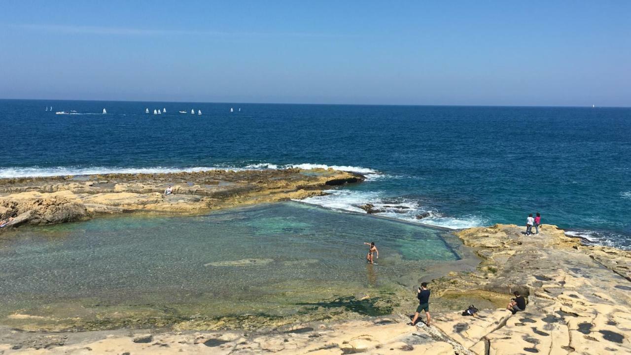 Spacious Seaview Sliema Apt, Steps From Valletta Ferry Eksteriør billede