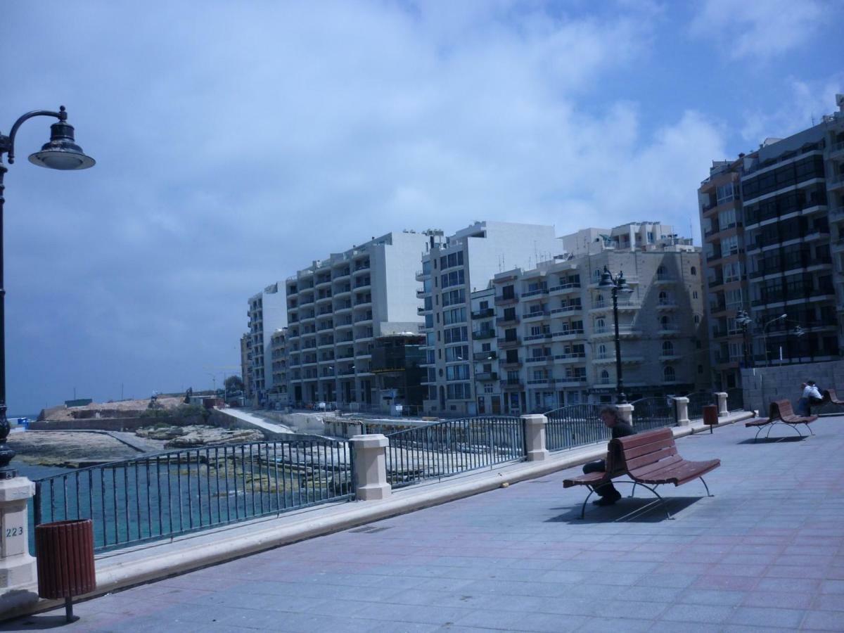 Spacious Seaview Sliema Apt, Steps From Valletta Ferry Eksteriør billede