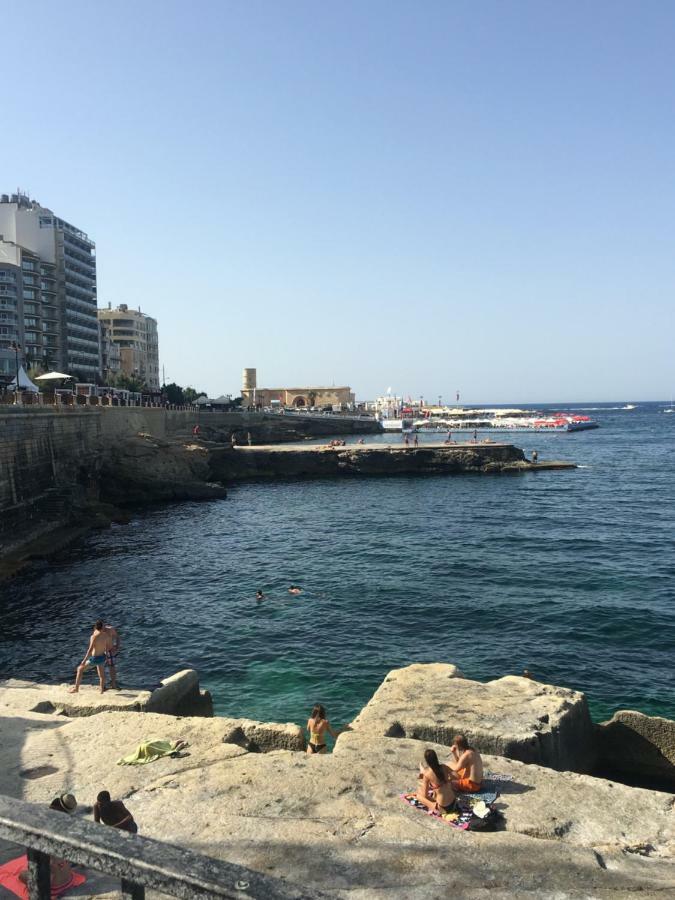 Spacious Seaview Sliema Apt, Steps From Valletta Ferry Eksteriør billede
